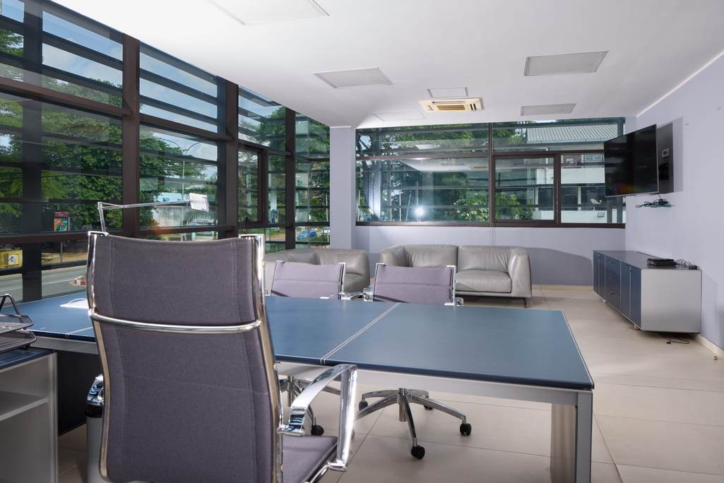 Salle de réunion, Immeuble CARBONE — Bureaux meublés 117 m², Cocody